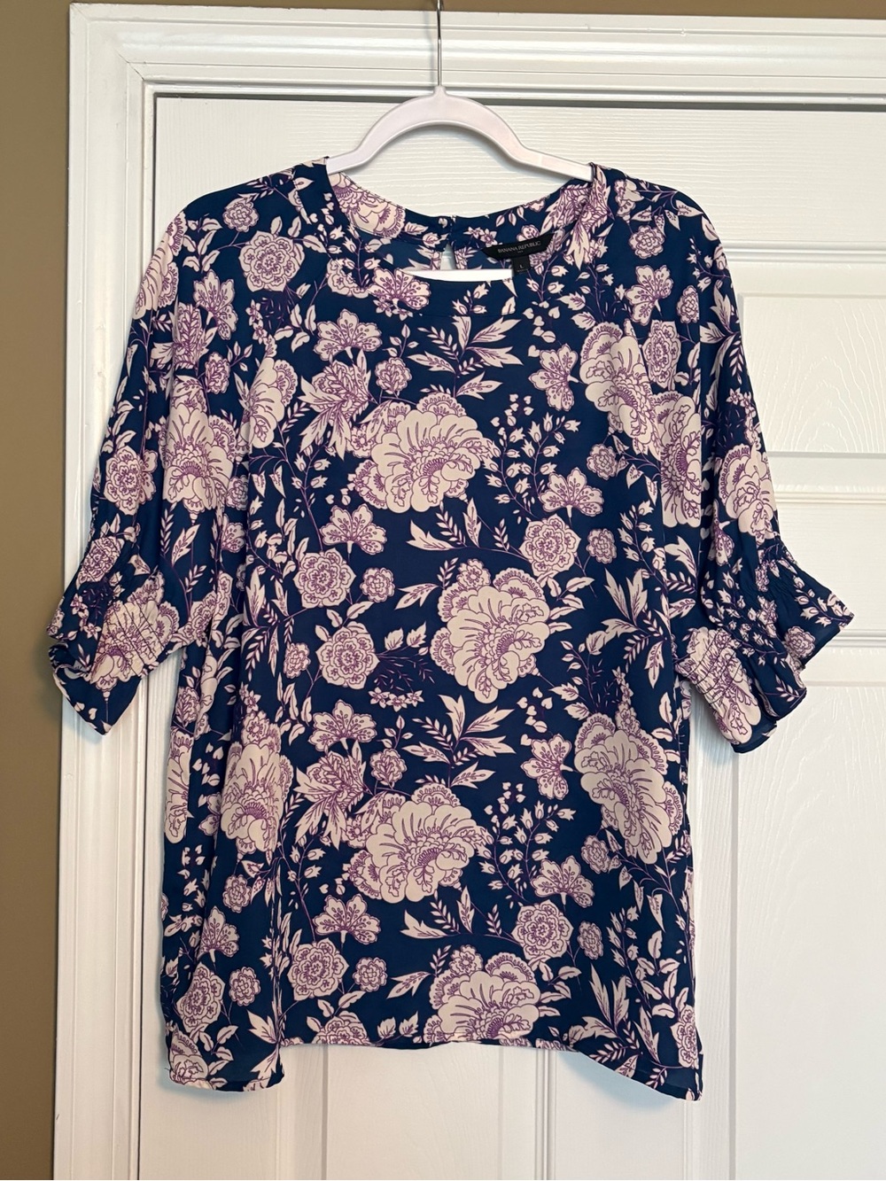 Banana republic Women’s Navy Floral Blouse with Pink Print